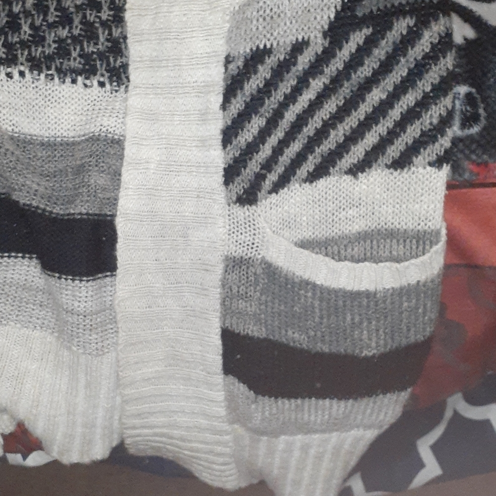 Sweater - Picture 2 of 4